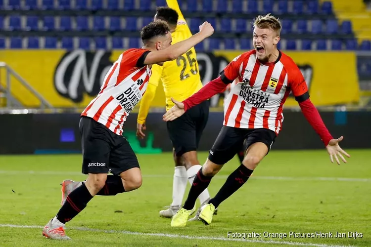 SC Cambuur deelt flinke tik uit aan NAC